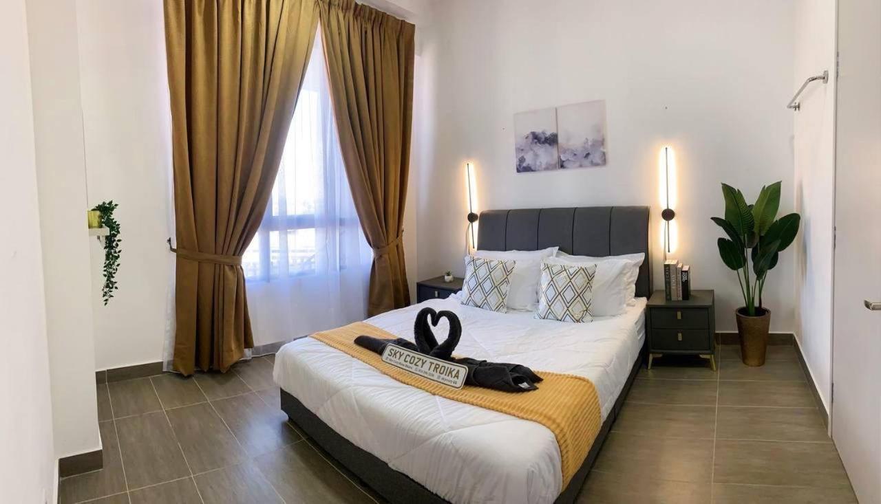 Sky Cozy Troika Residence: Pool & City View Apartments Kota Bharu Exterior photo